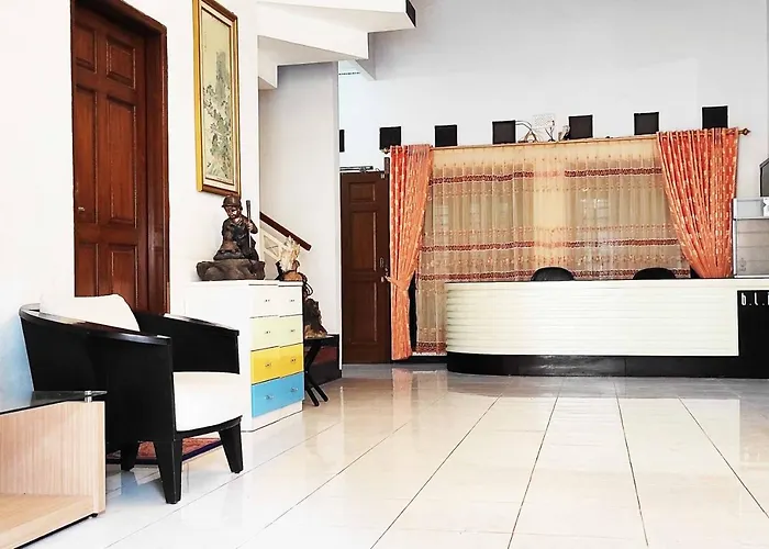 Pertiwi Homestay Near Museum Angkut Batu Malang