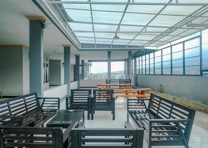 Urbanview The Halona near Jawa Timur Park 4 Malang